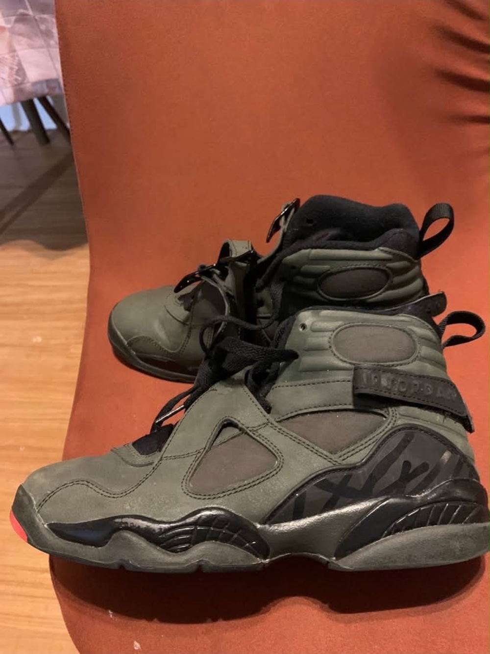 Nike air jordan 8 take flight sz 6y used